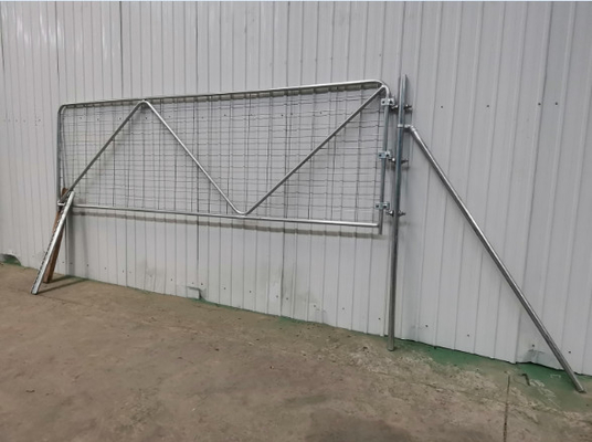 Puerta de ganado galvanizado de trabajo pesado / puertas de ganado 1,7 m