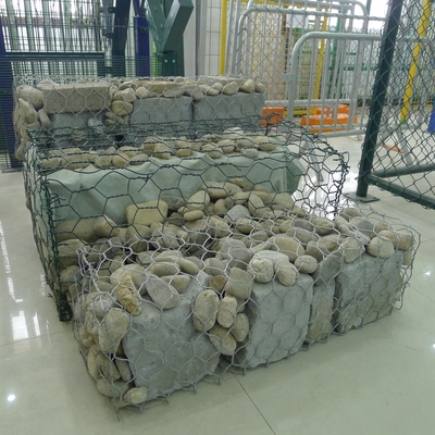 Sistema de cerca de gabión de bandeja + película de plástico Cajillas de piedra galvanizadas