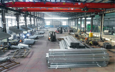 Hebei Bending Fence Technology Co., Ltd línea de producción de fábrica