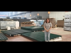 La valla anti-escalada con recubrimiento de polvo verde es tan lisa