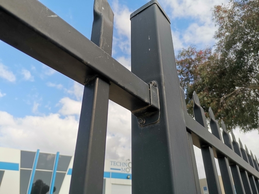El cercado de aluminio decorativo 6061 galvanizó la lanza de acero del metal soldado con autógena