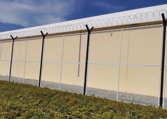 Pvc revestido con cercas de seguridad del aeropuerto de 4.0 mm Soldado con 2,0 m de longitud