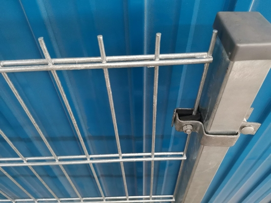 1.53m Alturas doble malla de alambre cerco a pulverización revestido galvanizado soldado con poste cuadrado