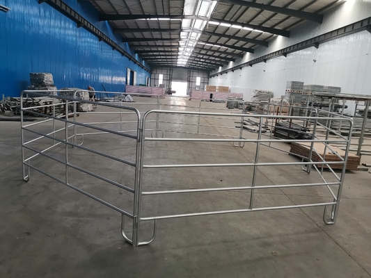Los paneles portátiles de la cerca del acero de carbono el 1.7m para la yarda del ganado del ganado