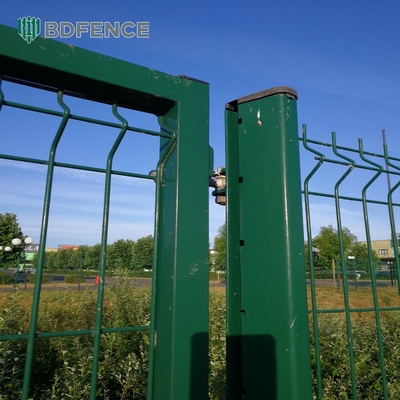 Panel de valla de trabajo pesado fuerte soldado para el hogar exterior Decoración de privacidad V Mesh Panel de valla para cercas de jardín