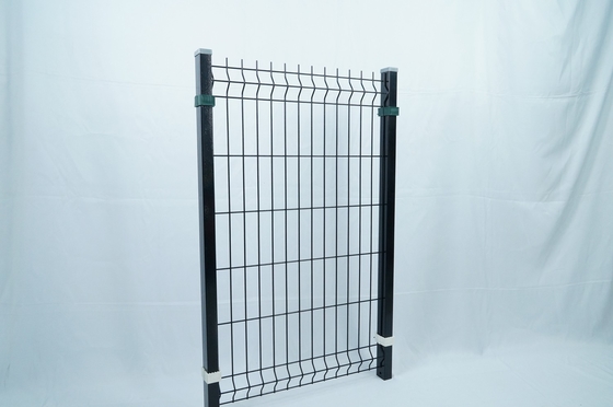 Jardín de PVC revestido con V Doblaje 3D Curva de alambre de malla soldada cerco de metal exterior panel de cerca 3D con poste de forma de melocotón