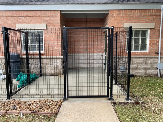 Cuadra de seguridad con malla soldada curvada panel de cerca de triángulo de curva de cerca 3D cerca para jardín