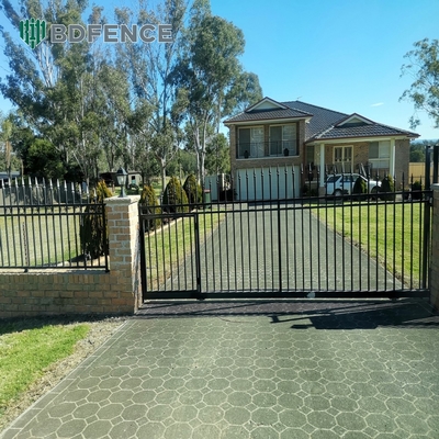 Alta seguridad cerco tubular de metal galvanizado para montaje fácil y sostenible