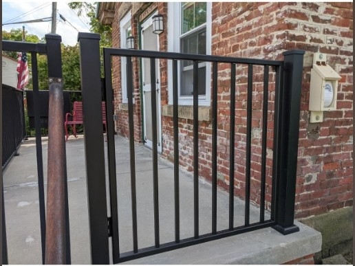Puerta corredera de acero para viviendas y jardines con marco de tubería tubular