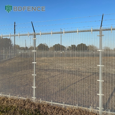 Alta seguridad duradera vista clara anti-ascensión 358 alambre de malla soldada cerca para el proyecto aeropuerto