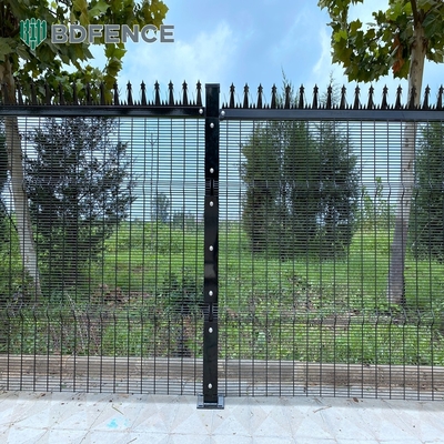 Alta seguridad duradera vista clara anti-ascensión 358 alambre de malla soldada cerca para el proyecto aeropuerto
