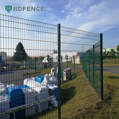 Instalación fácil Perímetro de seguridad del jardín Personalizado 3D Curva de alambre de hierro de malla de cercas de forma de melocotón Cercas de poste