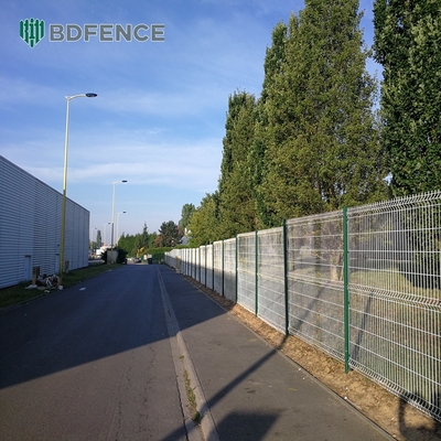 4 X 4 Jardín exterior Metal cercas 3D de malla de alambre soldado cercas 3D con alambre de acero bajo en carbono