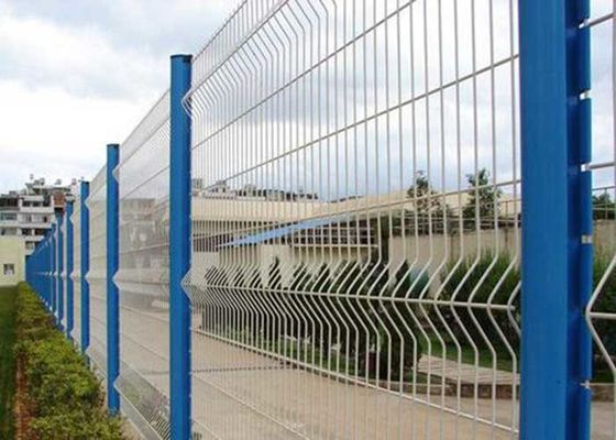 Fabrica fabricante de la cadena de enlace de la granja de cercas en caliente sumergido galvanizado rollo 3d soldado malla de alambre de cerca trellis panel de jardín