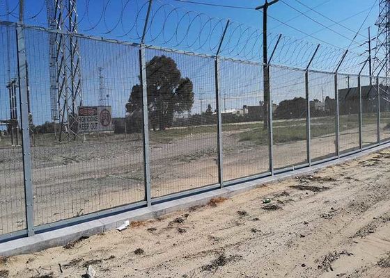 Revestimiento en PVC de malla de cercas de enlace de cadena tamaño 60*60mm y poste de 48*2mm