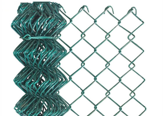 Corte de tenis Galvanizado Chainlink Valla de rollo de ciclón alambre de malla de diamante negro revestido de PVC 6ft 8ft malla de apertura 50 * 50mm