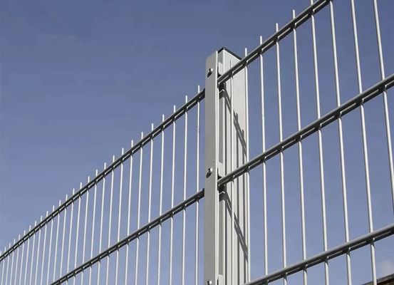 El Pvc cubrió el alambre doble Mesh Fencing de H2500mm 2.o