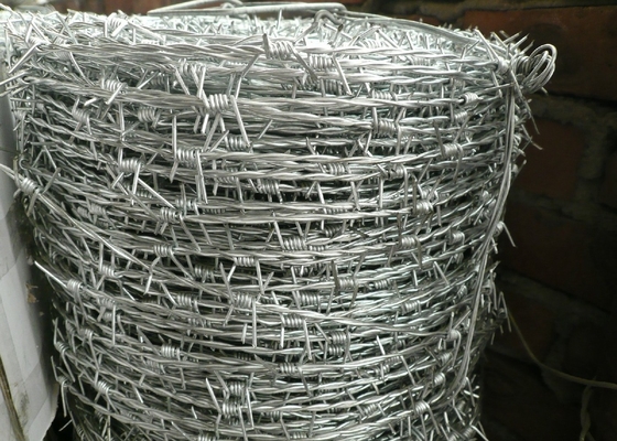Cercado de la protección de alta resistencia de la oxidación del alambre de púas de 3.4m m