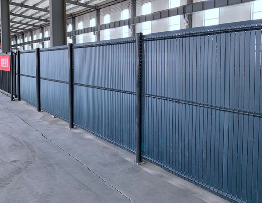 La altura 3d de 1,8 metros soldó con autógena a Mesh Fencing Aging Resistant Wire con el panel plástico