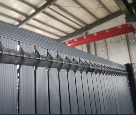 La altura 3d de 1,8 metros soldó con autógena a Mesh Fencing Aging Resistant Wire con el panel plástico