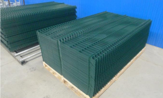 la cerca 3d de los 4ft galvanizó el poste soldado con autógena de la ronda de 50 * 200 milímetros