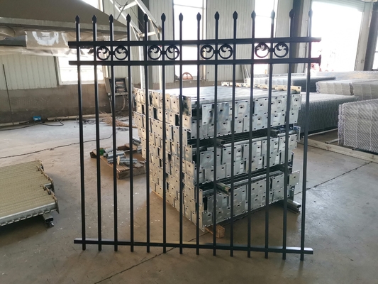 Panel de valla de acero forjado de acero forjado de PVC revestido y galvanizado fácilmente ensamblado para piscina personalizada