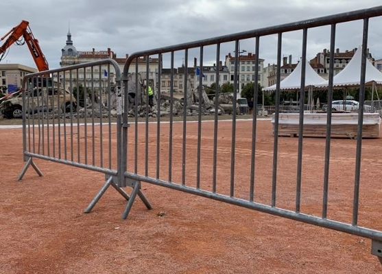 Acero galvanizado de plástico y aluminio barricada de control de multitudes cerca móvil seguridad plegable barrera peatonal evento concierto