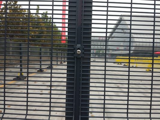 Seguridad anti de la subida de la altura del aeropuerto/de la prisión los 2.0m que cerca el tamaño del agujero de 76.2x12.7m m